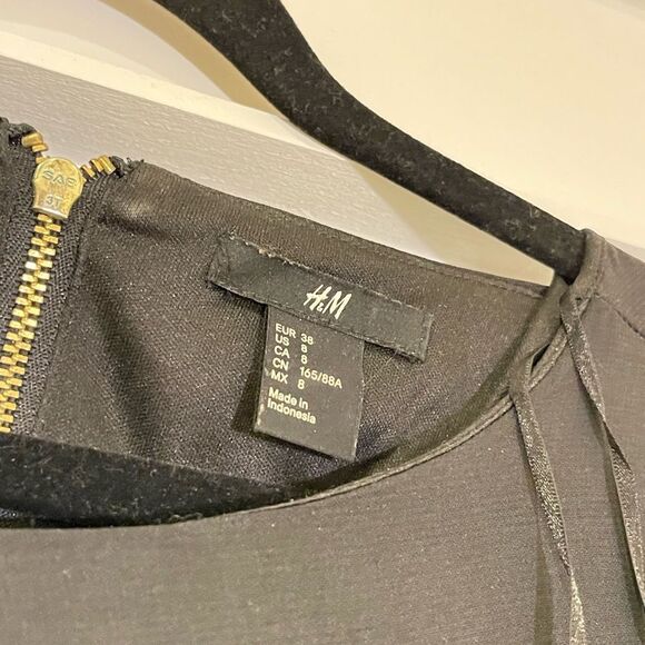 H & M black midi dress size 8 like new a line dress chiffon - Picture 3 of 3